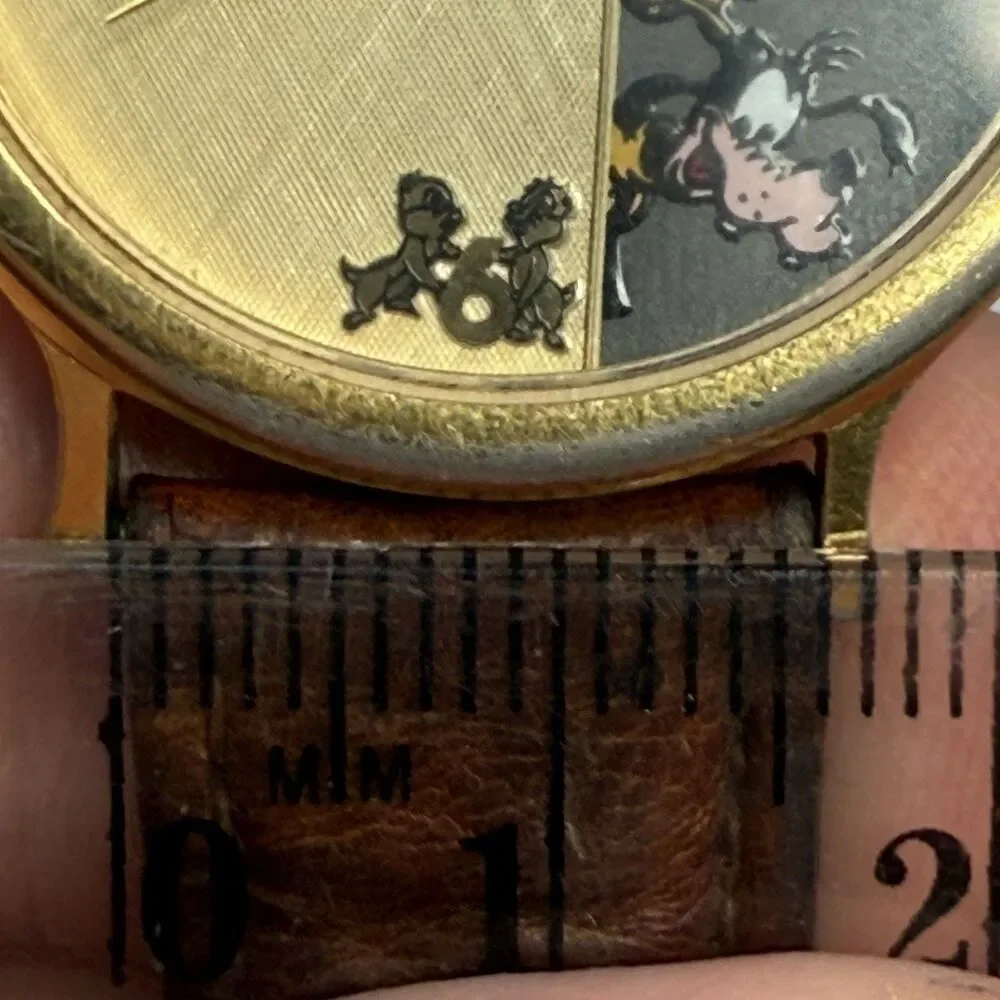 VTG Disney Gold Tone 32mm Watch Mickey Minnie Donald Goofy Chip & Dale Lthr EUC